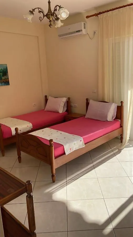 Δωμάτια σε οικογενειακή κατοικία Villa Olivia Grove Χειμάρρα